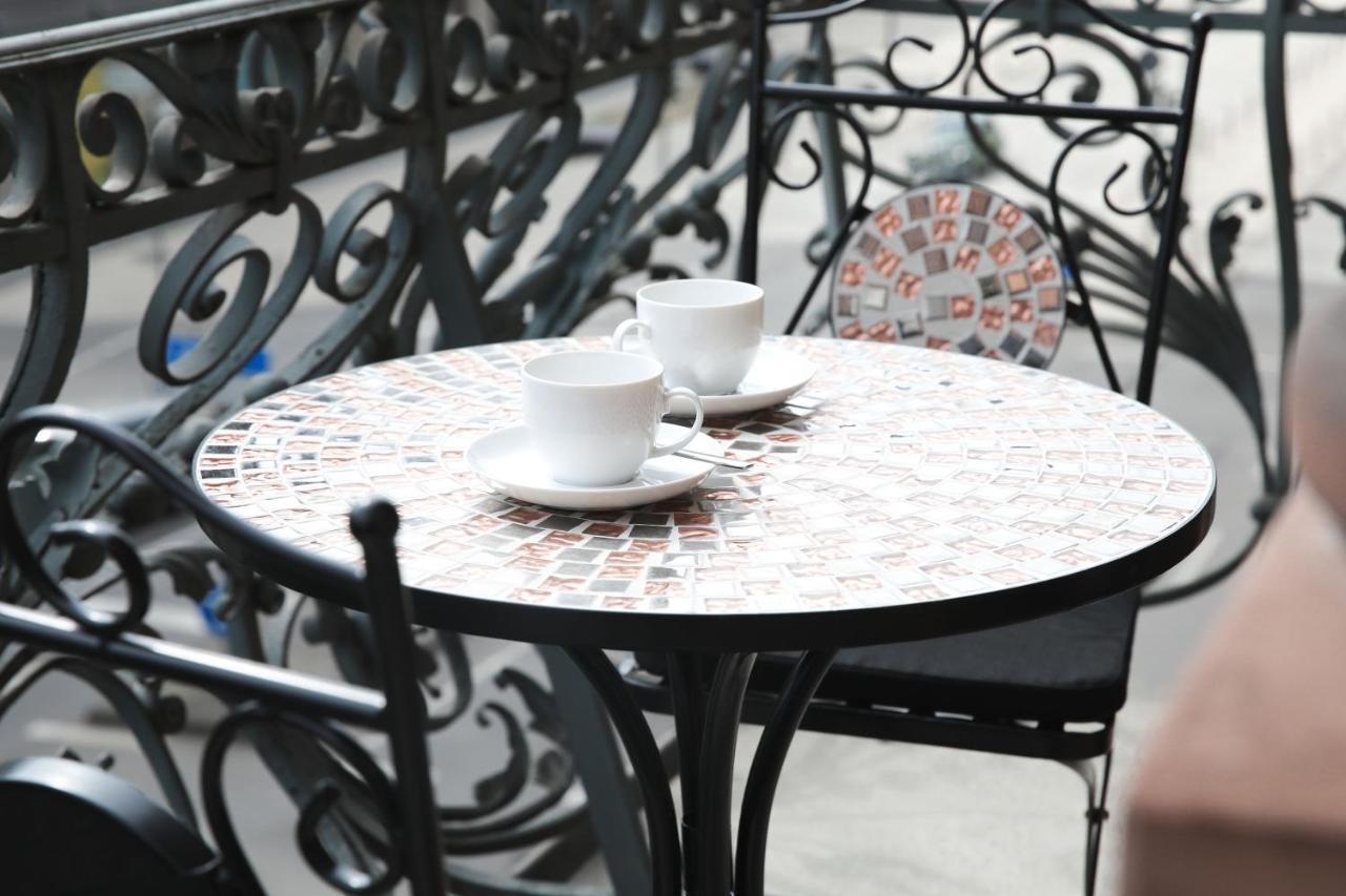 Palais Passy~Design Suite Mit Ausblick Im Zentrum 威斯巴登 外观 照片
